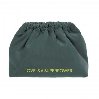 Kosmetiktasche aus Samt mit Aufschrift Love is a superpower 